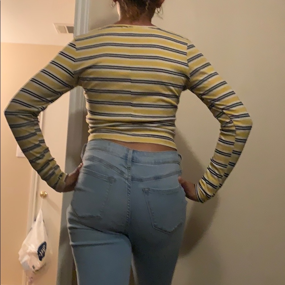 Size M - Picture 2 of 2